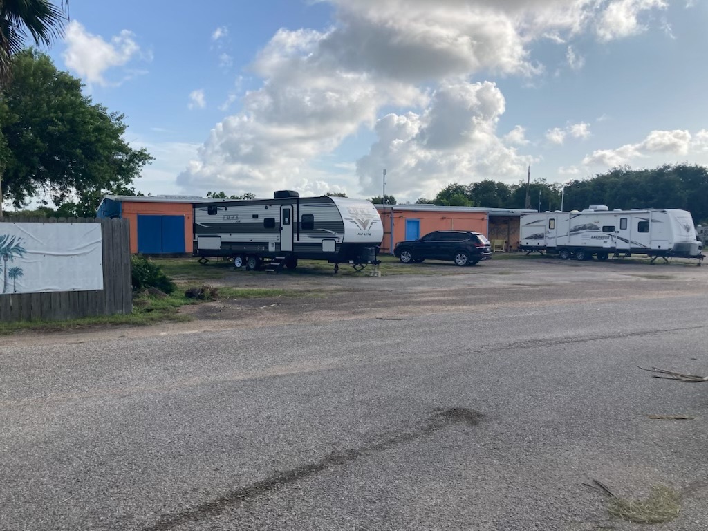 Full-hookup RV sites under big Gulf Coast skies at Windswept RV Park